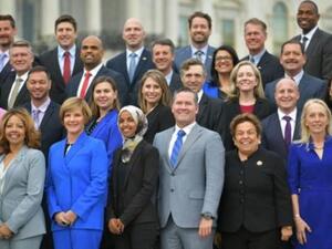 الكونغرس يعتزم تغيير قانونه للسماح بالحجاب داخل مقره

