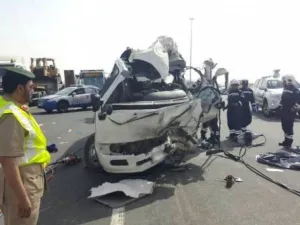 سبعة قتلى في حادث اصطدام حافلة بشاحنة في دبي
