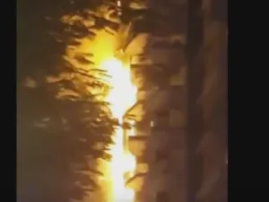 حريق في مبنى بجزيرة النخلة في دبي