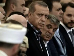 التوتر بين اردوغان وغول يتحول الى خلاف مفتوح

