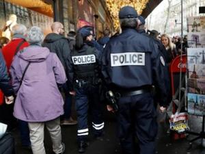 نشر مئة ألف عنصر أمن في فرنسا في عيد الميلاد
