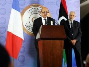 وزير الخارجية الفرنسي جان-ايف لودريان في مؤتمر صحافي مع نظيره الليبي محمد الطاهر سيالة بطرابلس

