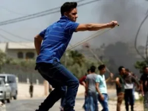 مواجهات بين القوات الاسرائيلية ومتظاهرين فلسطينيين بيوم الغضب للاسرى
