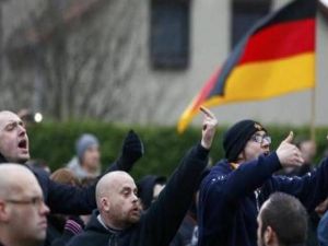 حركة “موطني الرايخ” تهدد بارتكاب عمليات إرهابية في ألمانيا
