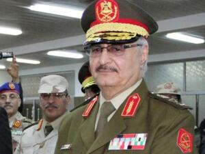 القائد العسكري الليبي خليفة حفتر