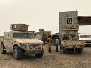 قوات موالية للحكومة اليمنية المدعوة دوليا في منطقة مطار الحديدة
