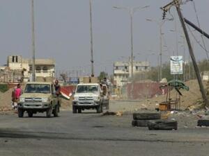 قوات موالية للحكومة اليمنية قرب مدينة الحديدة
