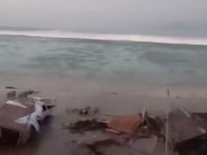 عدد ضحايا زلزال إندونيسيا يقفز إلى 832 قتيلا