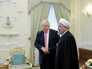 جونسون يختتم زيارته "المجدية" لايران بلقاء روحاني