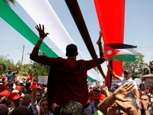 اردنيون يتظاهرون ضد غلاء المعيشة وزيادة الضرائب
