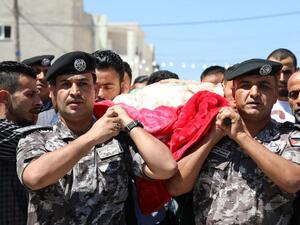 تشييع جثمان دركي قضى متأثرا باصابته بانفجار الفحيص الارهابي