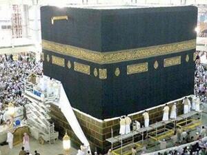 استبدال كسوة الكعبة المشرفة