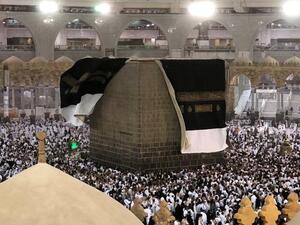 الرياح تكشف عن الكعبة