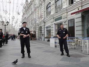 شرطة موسكو تطوق شارعا قريبا من الكرملين بعد العثور على حقيبة مريبة

