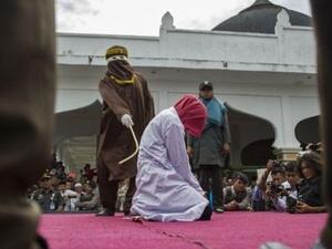 ماليزيا: معاقبة امرأتين مثليتين بالجلد

