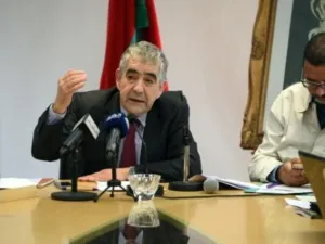 رئيس المجلس الوطني المغربي لحقوق الانسان ادريس اليزمي في مؤتمر صحافي في الرباط

