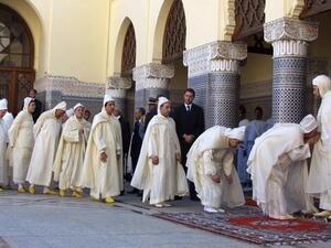  طقس تقبيل يد الملك