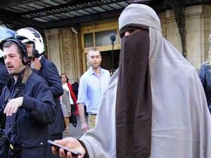 بلغاريا تحظر النقاب

