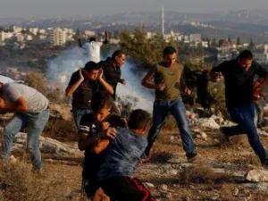 إصابة ثلاثة صحفيين وفلسطينيين بنيران الجيش الاسرائيلي

