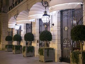 "سرقة مجوهرات" أميرة سعودية في باريس
