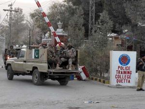 داعش يتبنى هجوم أكاديمية الشرطة في باكستان

