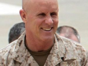 الاميرال المتقاعد روبرت هارورد