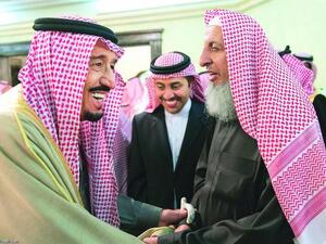 مفتي عام المملكة العربية السعودية الشيخ عبدالعزيز بن عبدالله آل الشيخ مع الملك سلمان