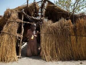 نازحة من جنوب السودان في مخيم يبعد 740 كلم شمال غرب جوبا عاصمة البلاد
