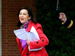 وزيرة الدفاع الاسبانية مارغريتا روبلس

