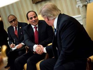 ارشيف/ الرئيسان الاميركي دونالد ترامب (يمين) والمصري عبدالفتاح السيسي