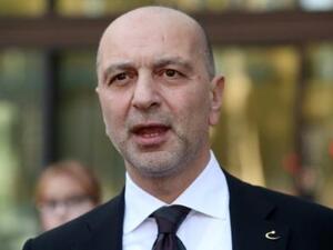 رجل الأعمال التركي أكين إيبك 
