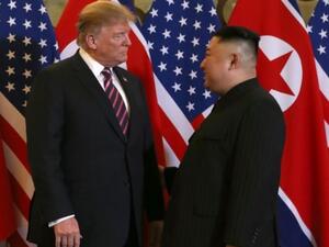 ترامب يلتقي كيم في مستهل القمة الثانية

