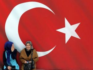 الحكومة التركية تدافع عن مشروعها للسماح بالزيجات الدينية