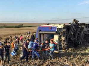 عشرة قتلى و73 جريحا اثر خروج قطار عن سكته في تركيا