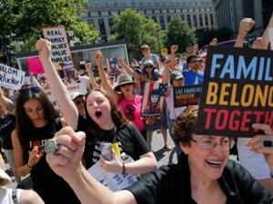 متظاهرون في نيويورك ضد سياسة الهجرة
