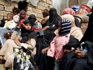 نساء نازحات من مدينة الحديدة في صنعاء
