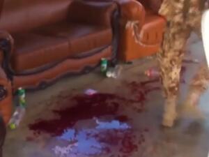 لحظة استهداف طائرة حوثية مسيرة عرضا عسكريا باليمن