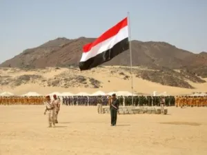 جنود حكوميون يشاركون في عرض عسكري في مأرب
