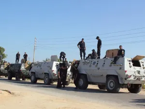 تفجير مدرعة شرطية شمالي سيناء المصرية