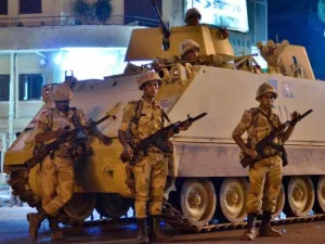أنباء تتحدث عن حالات تحرش جنسي وانتهاك أعراض للاجئات الفلسطينيات والسوريات في السجون المصرية