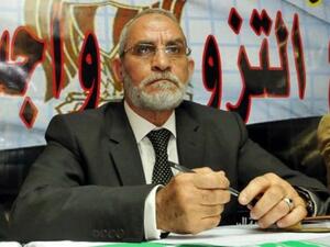 المرشد العام للجامعة الاسلامية في مصر محمد بديع في مؤتمر صحافي في القاهرة