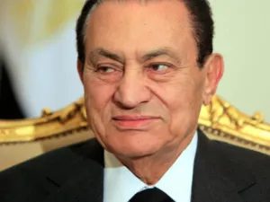 جموع في ميدان التحرير