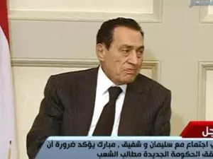 
  الرئيس المصري حسني مبارك في القاهرة الاحد بصورة التقطت من التلفزيون 