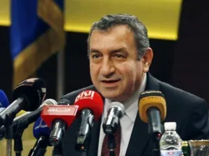 عصام شرف