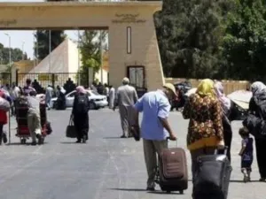 معبر رفح البري بين مصر وقطاع غزة