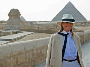 Melania Trump visits the Giza Pyramids and sphinx on Oct. 6, 2018. (AUL LOEB/ AFP)