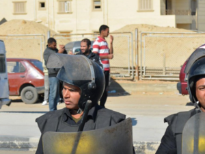 Egyptian police at a checkpoint. (Twitter)