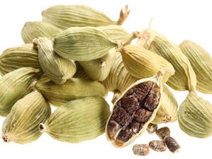 زيت الهيل يعالج قشرة الرّأس
