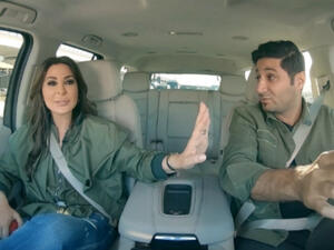 A video of Lebanese pop star Elissa singing along to hit Arabic song “3 Daqat” on the first-ever episode of the show “Carpool Karaoke Arabia” has gone viral after it was posted online this week. (Source: Carpool Karaoke Arabia - Twitter)