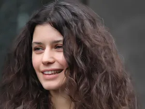 الممثلة التركية بيرين سات